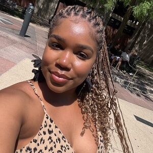 Meet your Posher, Yani!